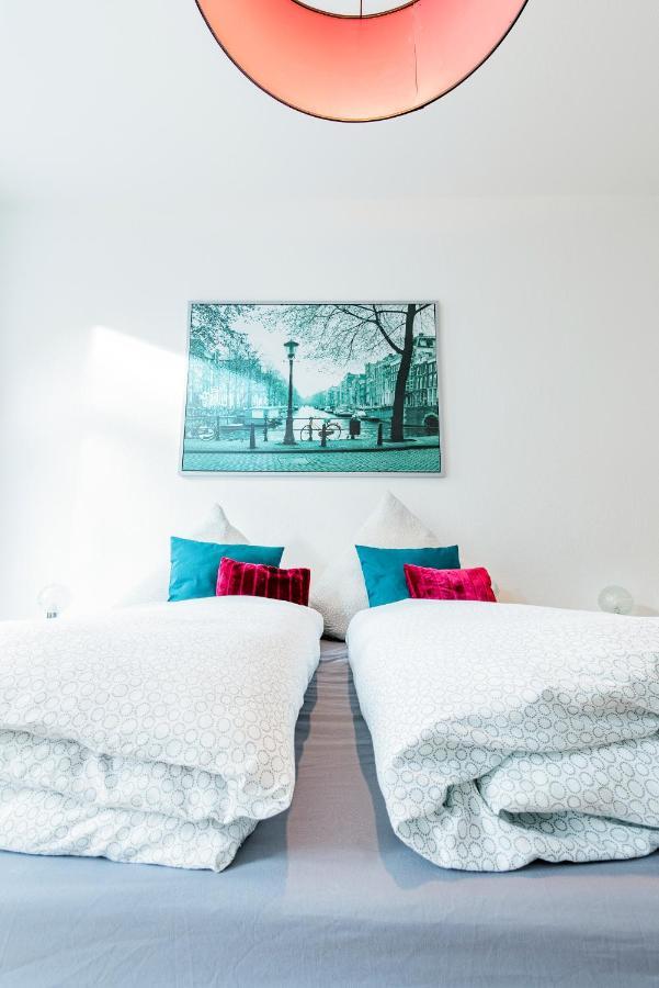 Helle Wohnung mit Balkon in grünen Innenhof - W-LAN, 4 Schlafplätze Magdeburgo Exterior foto
